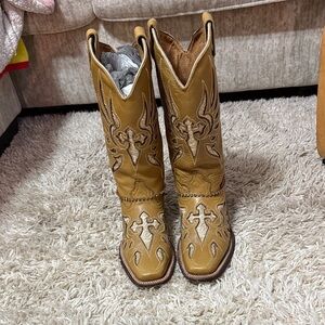 Tan Western Cowgirl Boots